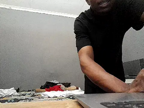 Snapshot of Amazea24 chatting on 02/12/25, 08:59 Amazea24 online show from 02/12/25, 08:59