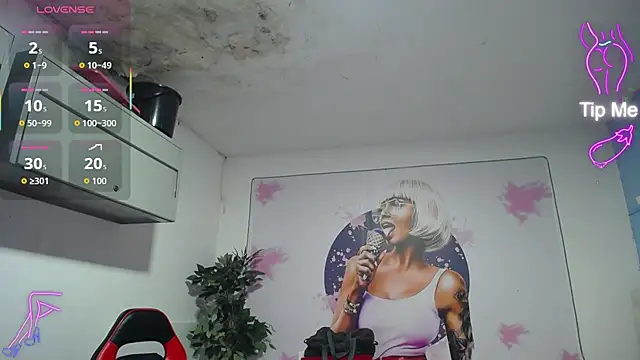 Snapshot of cristal_horny19 chatting on 06/26/26, 12:04 cristal horny19 online show from 06/26/26, 12:04