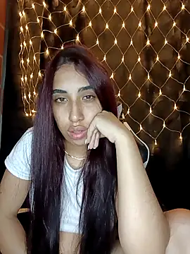 Snapshot of ifeelverywet_andhot chatting on 10/22/25, 04:02 ifeelverywet andhot online show from 10/22/25, 04:02