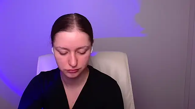 Snapshot of Fantasy_July chatting on 12/02/24, 09:35 Fantasy July online show from 12/02/24, 09:35