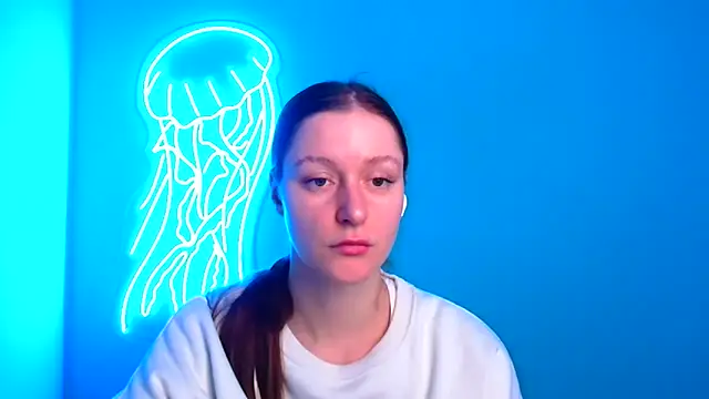 Snapshot of Fantasy_July chatting on 12/19/24, 01:18 Fantasy July online show from 12/19/24, 01:18