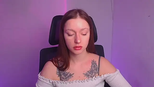 Snapshot of Fantasy_July chatting on 12/22/24, 12:27 Fantasy July online show from 12/22/24, 12:27