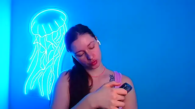 Snapshot of Fantasy_July chatting on 01/21/25, 09:35 Fantasy July online show from 01/21/25, 09:35