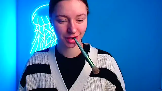 Snapshot of Fantasy_July chatting on 01/24/25, 06:24 Fantasy July online show from 01/24/25, 06:24