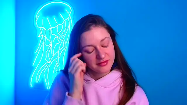 Snapshot of Fantasy_July chatting on 01/25/25, 03:41 Fantasy July online show from 01/25/25, 03:41