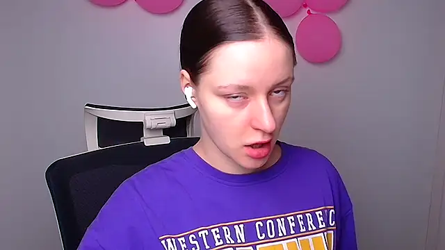 Snapshot of Fantasy_July chatting on 03/05/25, 06:44 Fantasy July online show from 03/05/25, 06:44