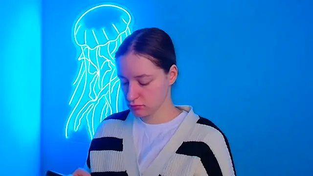 Snapshot of Fantasy_July chatting on 03/12/25, 06:29 Fantasy July online show from 03/12/25, 06:29