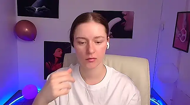 Snapshot of Fantasy_July chatting on 03/12/25, 04:24 Fantasy July online show from 03/12/25, 04:24