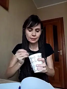 Francenia lolis online show from 12/03/24, 11:55