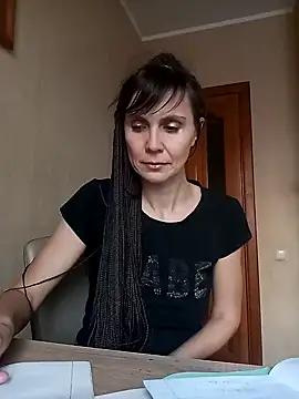 Francenia lolis online show from 12/12/24, 07:30