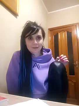 Francenia lolis online show from 11/13/25, 08:19