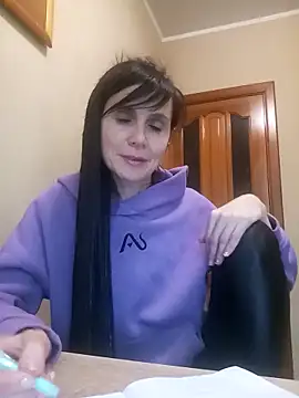 Francenia lolis online show from 11/17/25, 10:32