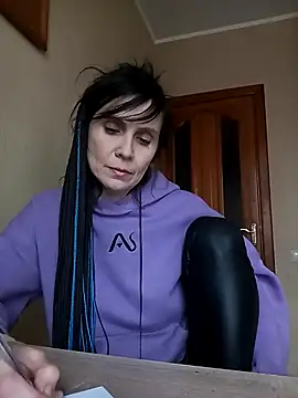 Francenia lolis online show from 11/29/25, 08:50