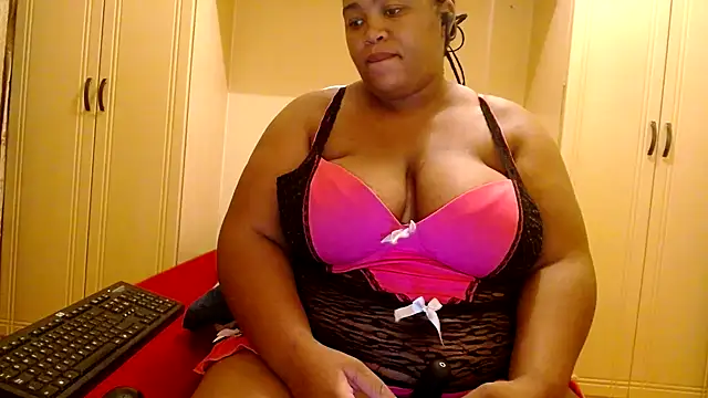 kittydollyx02 online show from 02/20/25, 09:20