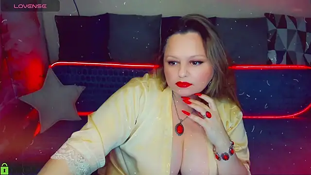 Snapshot of KlaraHoll chatting on 03/22/26, 04:10 KlaraHoll online show from 03/22/26, 04:10