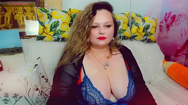 Snapshot of KlaraHoll chatting on 06/25/26, 03:49 KlaraHoll online show from 06/25/26, 03:49