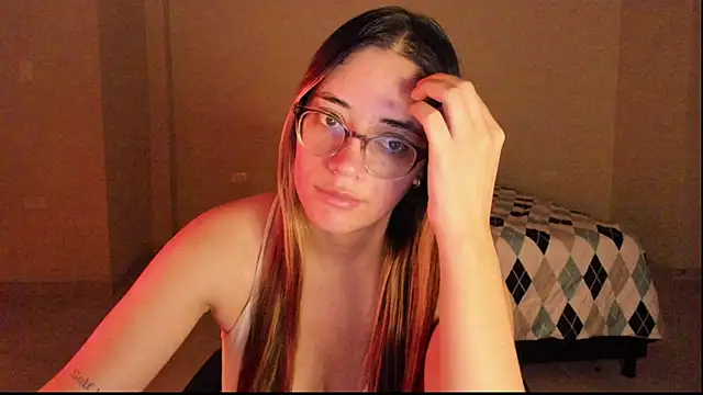 Snapshot of atenas_05_ chatting on 09/23/25, 09:23 atenas 05 online show from 09/23/25, 09:23