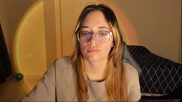 Snapshot of atenas_05_ chatting on 11/10/25, 09:30 atenas 05 online show from 11/10/25, 09:30