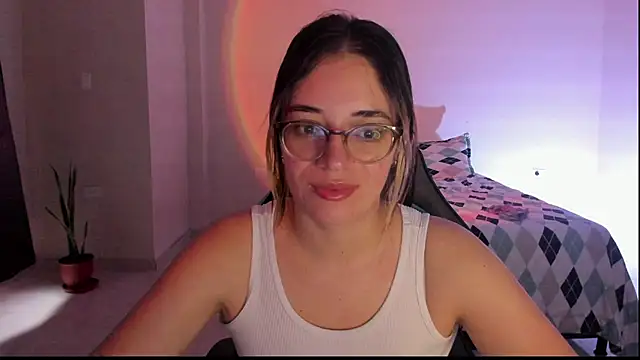 Snapshot of atenas_05_ chatting on 11/20/25, 09:47 atenas 05 online show from 11/20/25, 09:47