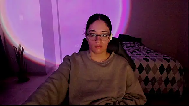 Snapshot of atenas_05_ chatting on 11/21/25, 09:52 atenas 05 online show from 11/21/25, 09:52