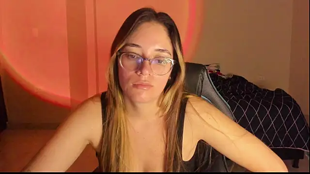 Snapshot of atenas_05_ chatting on 11/28/25, 09:34 atenas 05 online show from 11/28/25, 09:34