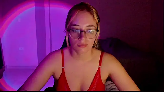 Snapshot of atenas_05_ chatting on 12/04/25, 09:40 atenas 05 online show from 12/04/25, 09:40