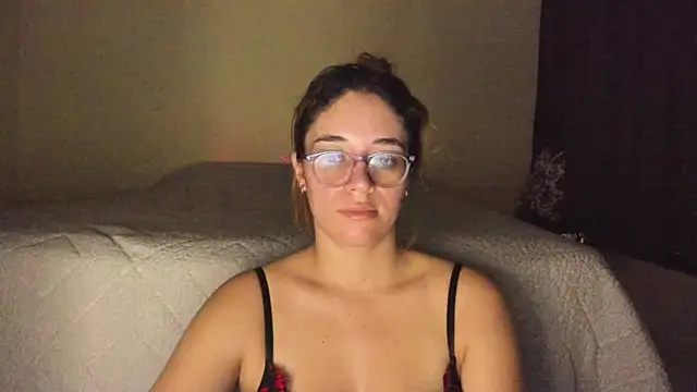 Snapshot of atenas_05_ chatting on 04/04/26, 09:29 atenas 05 online show from 04/04/26, 09:29