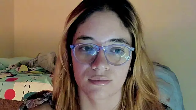 Snapshot of atenas_05_ chatting on 04/16/26, 09:21 atenas 05 online show from 04/16/26, 09:21