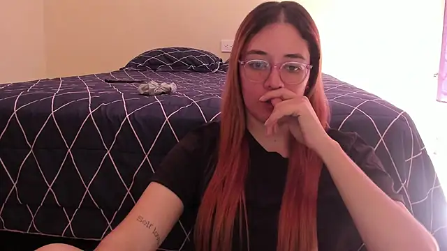 Snapshot of atenas_05_ chatting on 05/17/26, 01:51 atenas 05 online show from 05/17/26, 01:51