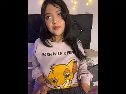 Snapshot of alisson_carolina73 chatting on 11/17/25, 05:57 alisson carolina73 online show from 11/17/25, 05:57