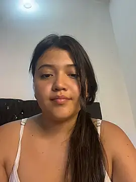 Snapshot of alisson_carolina73 chatting on 04/05/26, 11:57 alisson carolina73 online show from 04/05/26, 11:57