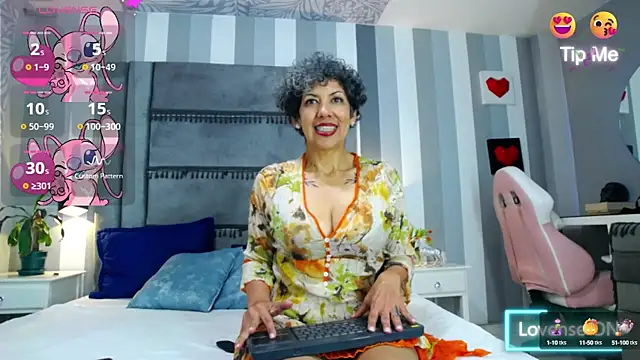 Julianewell online show from 01/23/25, 03:11