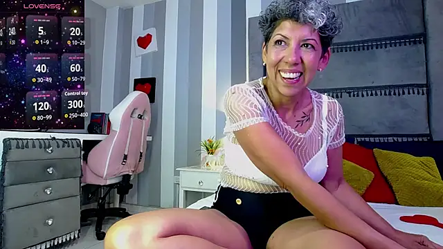 Julianewell online show from 07/04/26, 12:22