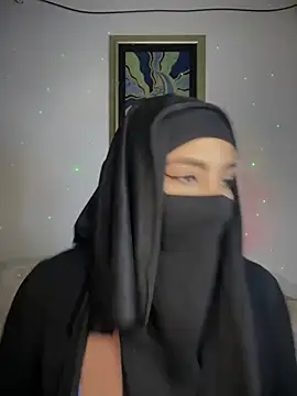 Zeynep-Lahsen online show from 12/15/24, 11:23
