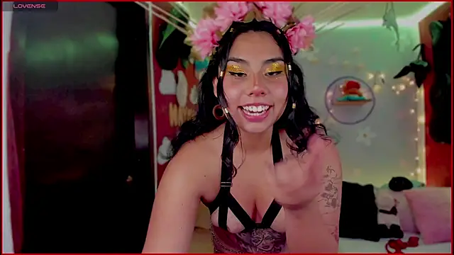 kiki cavilll online show from 10/31/25, 02:51