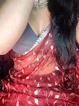 Snapshot of SexyAndHottie chatting on 10/01/25, 05:52 SexyAndHottie online show from 10/01/25, 05:52