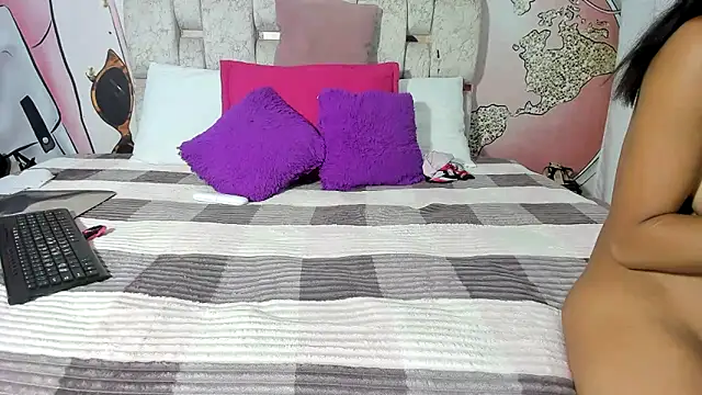 KOURTNEY-- online show from 01/17/25, 04:39