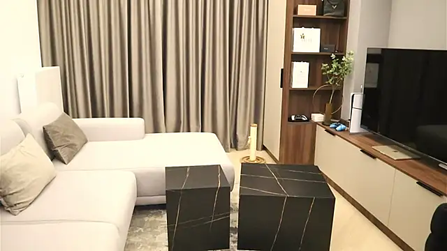 Snapshot of IrisNoire chatting on 09/17/25, 07:59 IrisNoire online show from 09/17/25, 07:59