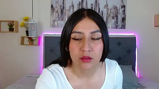 mia aira online show from 09/26/25, 02:54