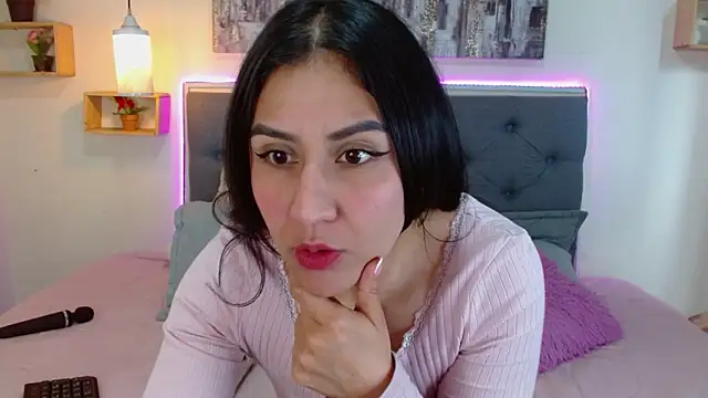 mia aira online show from 11/22/25, 03:55