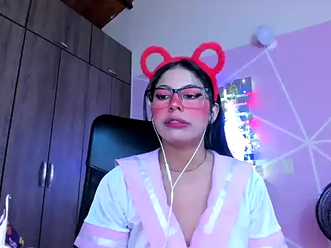  ALLYSON18  online show from 01/12/25, 02:30