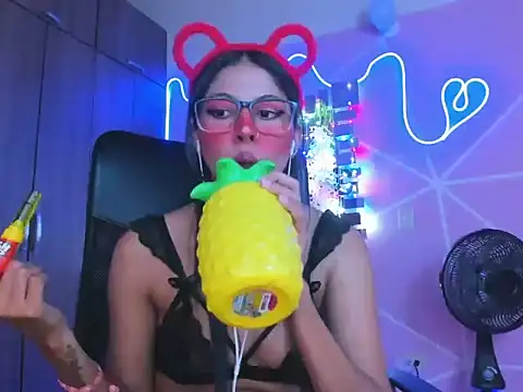  ALLYSON18  online show from 01/31/25, 02:28