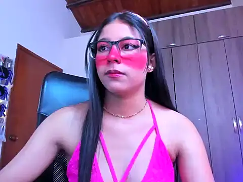 Snapshot of _ALLYSON18_ chatting on 11/01/25, 11:34 ALLYSON18 online show from 11/01/25, 11:34