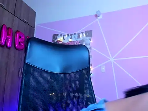 Snapshot of _ALLYSON18_ chatting on 11/14/25, 11:31 ALLYSON18 online show from 11/14/25, 11:31