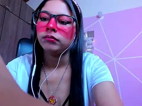 Snapshot of _ALLYSON18_ chatting on 11/29/25, 11:46 ALLYSON18 online show from 11/29/25, 11:46