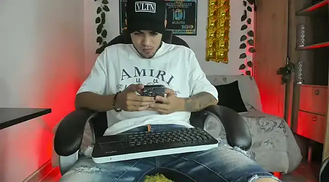 mikee scooth online show from 01/07/25, 03:35
