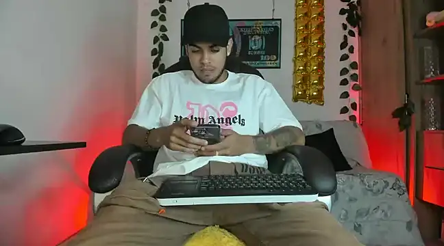 mikee scooth online show from 01/12/25, 07:10