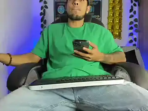 mikee scooth online show from 01/20/25, 02:32