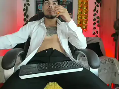mikee scooth online show from 01/21/25, 03:15