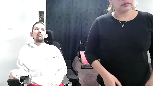 Snapshot of Sophia_and_Thomas chatting on 02/24/25, 10:04 Sophia and Thomas online show from 02/24/25, 10:04